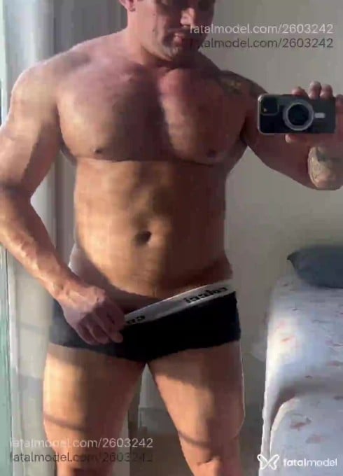 Acompanhante homem com cabelo castanho de olhos castanhos em São Paulo - Piter