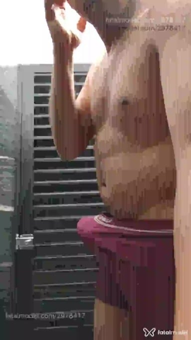 Acompanhante homem com cabelo castanho de olhos castanhos em São Paulo - Léo