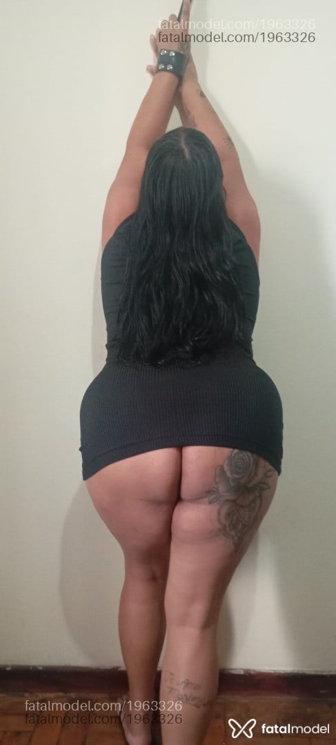 Acompanhante mulher com cabelo castanho de olhos mel - Nina