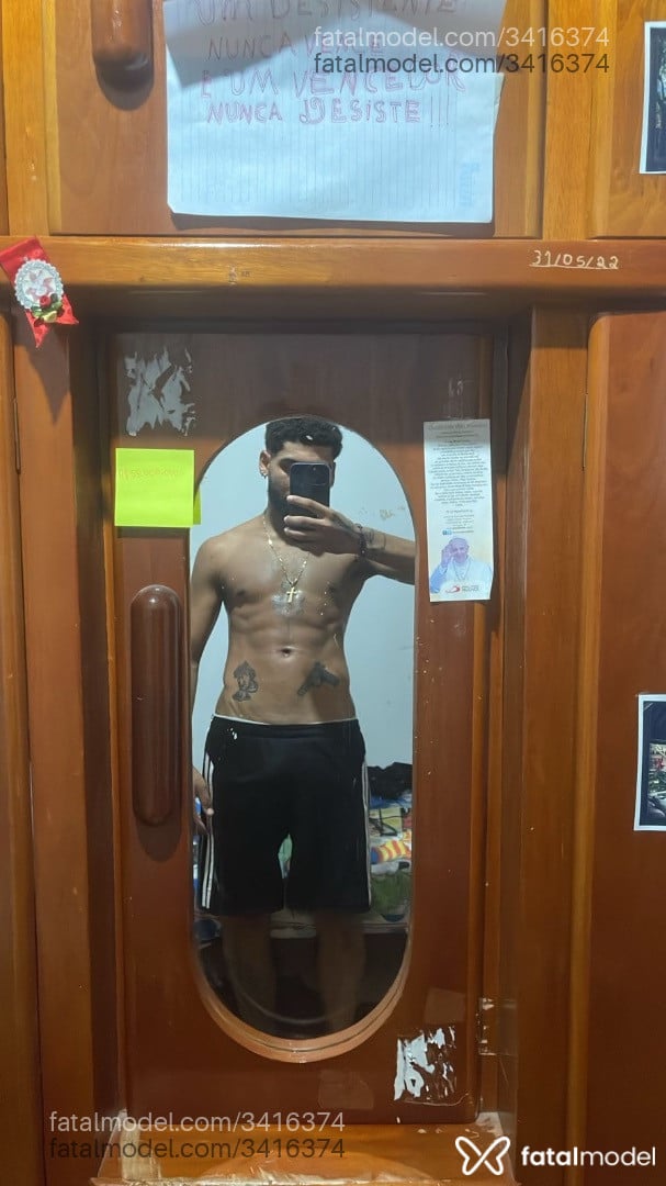 Acompanhante homem com cabelo castanho de olhos castanhos em Goiânia - Antonny