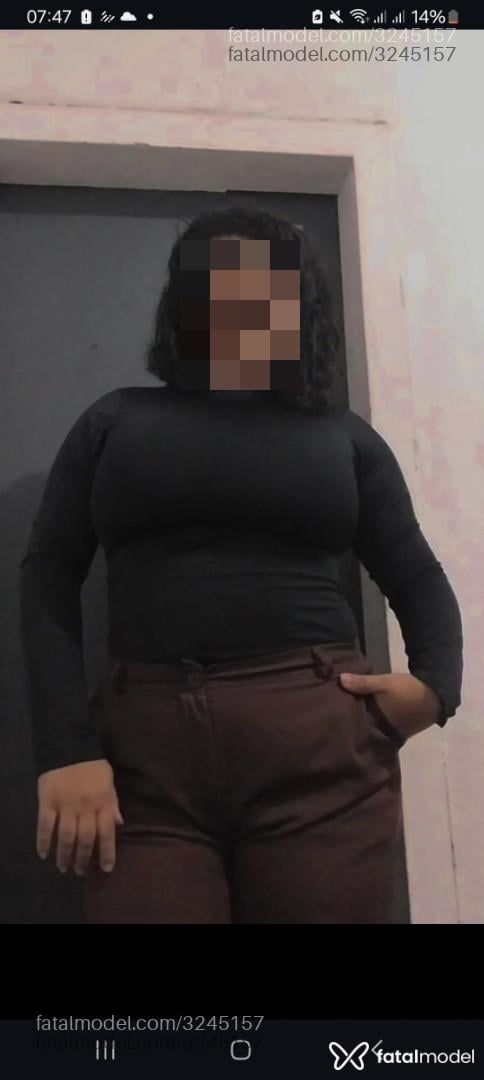 Acompanhante mulher morena (o) de olhos castanhos em Indaial - Letícia