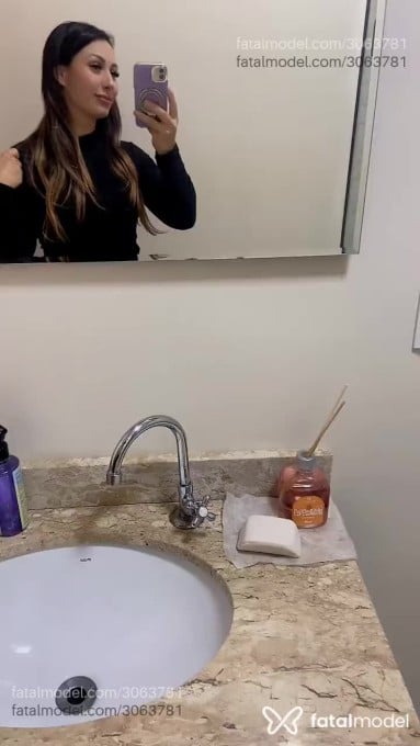 Acompanhante mulher com cabelo castanho de olhos castanhos em São João - Malevola