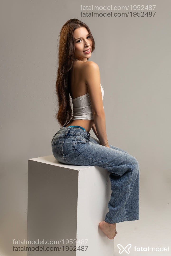 Acompanhante mulher morena (o) de olhos castanhos - Andressa Ducatti