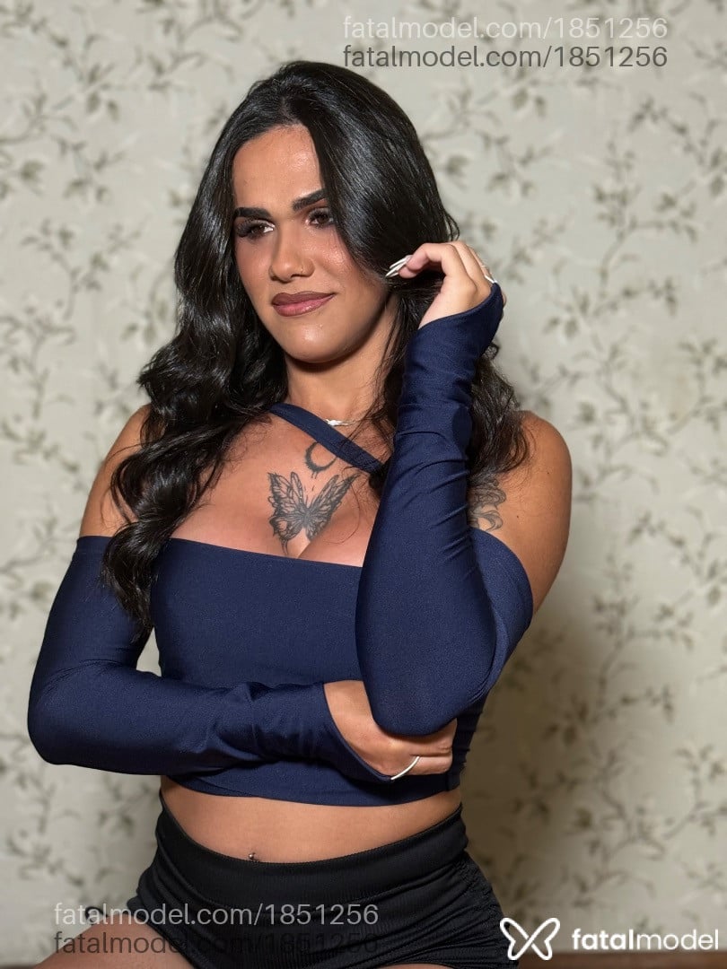 Acompanhante mulher trans morena (o) de olhos castanhos em Nova Serrana Acompanhante mulher trans morena (o) de olhos castanhos em Nova Serrana - Yasmin