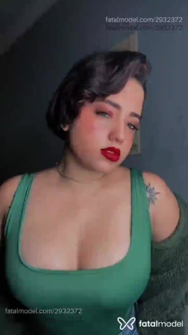 Acompanhante mulher com cabelo castanho de olhos azuis em Divinópolis - Marcella