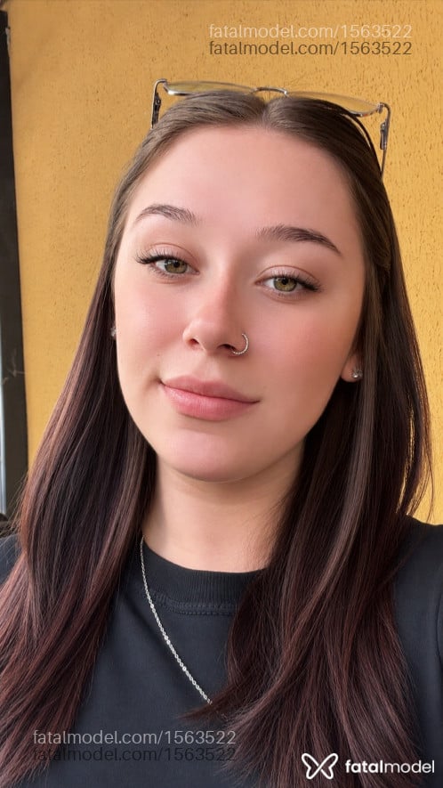 Acompanhante mulher com cabelo castanho de olhos verdes - Milena Alencar Acompanhante mulher com cabelo castanho de olhos verdes - Milena Alencar