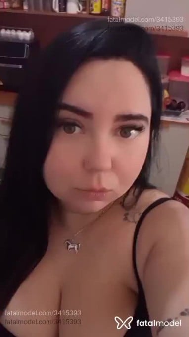Acompanhante mulher morena (o) de olhos verdes - Milla