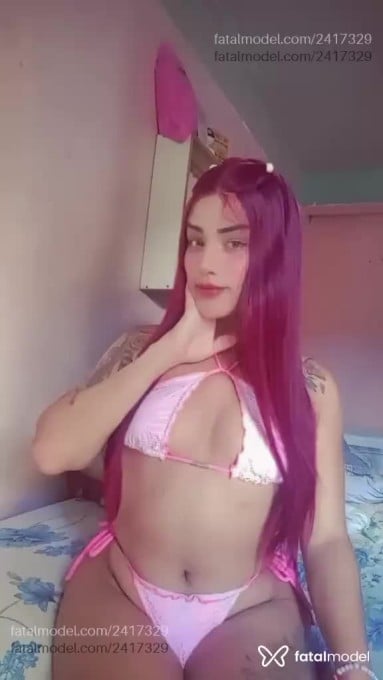 Acompanhante mulher trans loira (o) de olhos verdes - Débora Alessandra Acompanhante mulher trans loira (o) de olhos verdes - Débora Alessandra