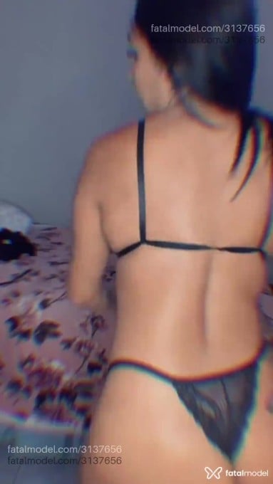 Acompanhante mulher morena (o) de olhos pretos - Morena