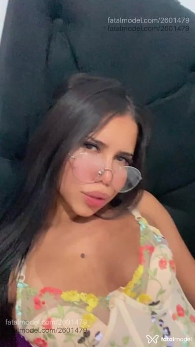 Acompanhante mulher morena (o) de olhos castanhos - Gabriella Andrade Acompanhante mulher morena (o) de olhos castanhos - Gabriella Andrade