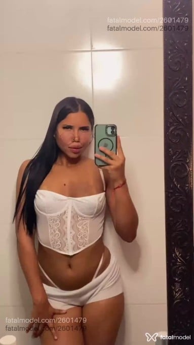 Acompanhante mulher morena (o) de olhos castanhos - Gabriella Andrade Acompanhante mulher morena (o) de olhos castanhos - Gabriella Andrade