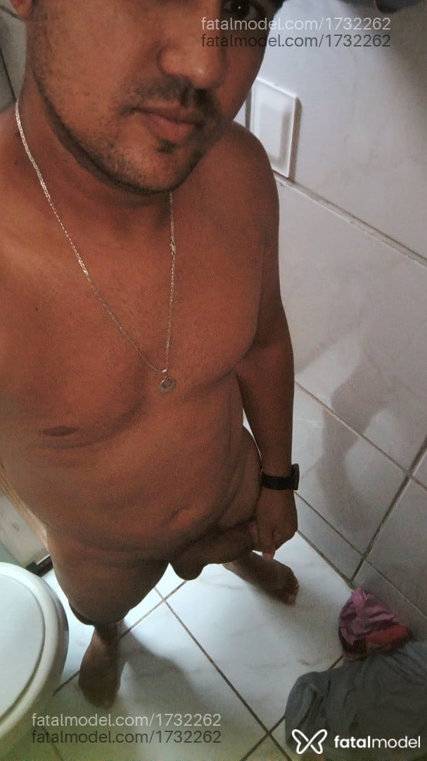 Acompanhante homem morena (o) de olhos castanhos em João Pessoa - Meireles