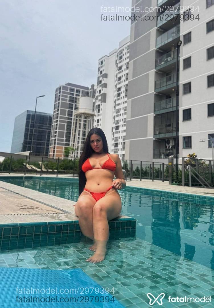 Acompanhante mulher morena (o) de olhos castanhos - Camila