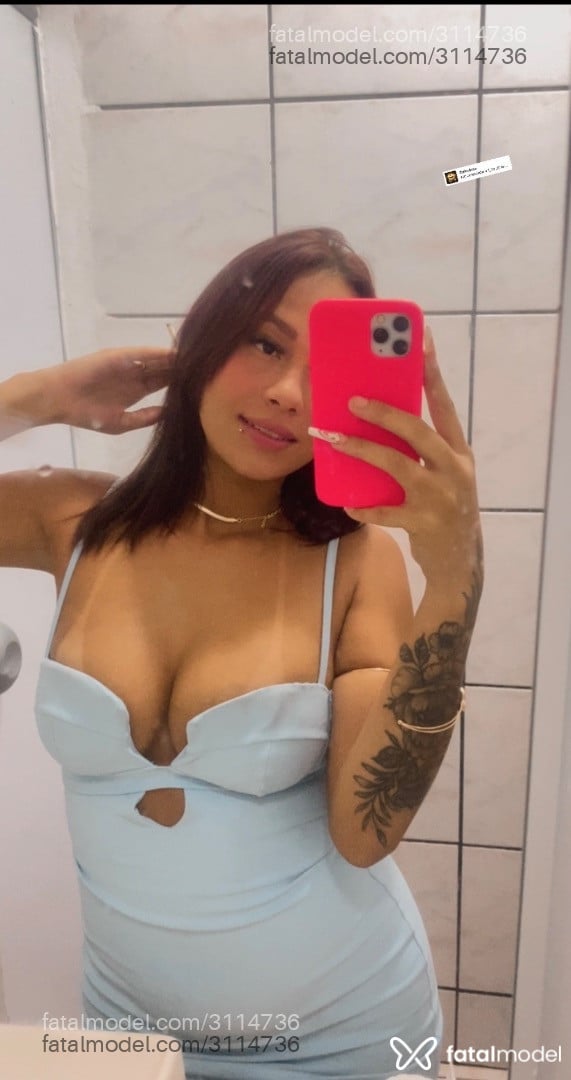 Acompanhante mulher com cabelo castanho de olhos castanhos em Goiânia - Marina