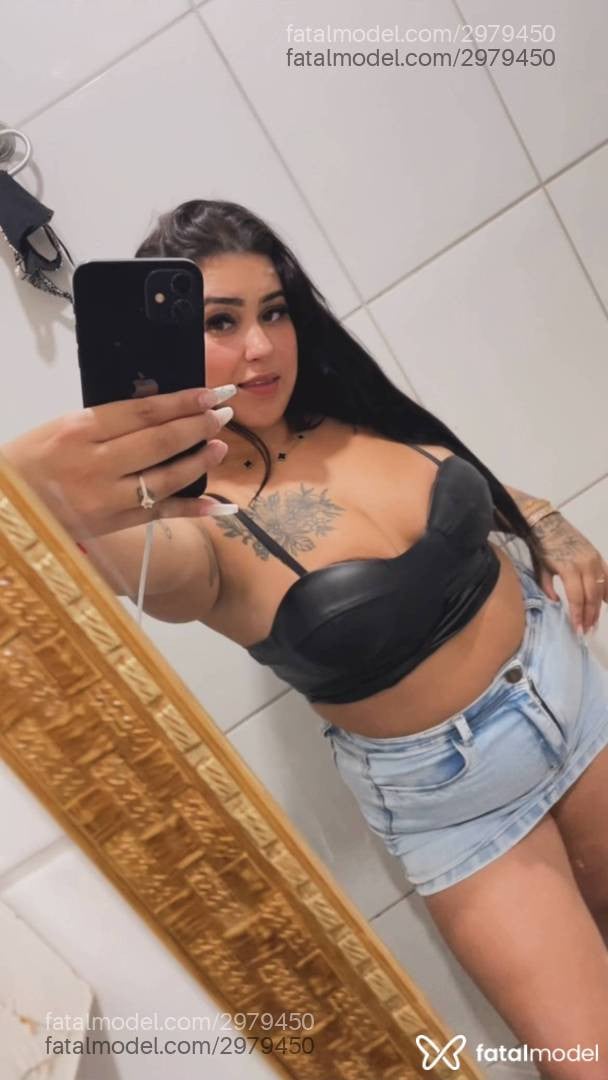 Acompanhante mulher morena (o) de olhos mel - Melissamel