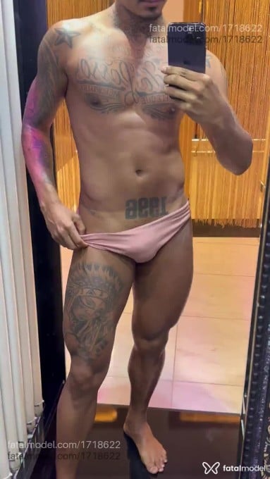 Acompanhante homem morena (o) de olhos castanhos - Ruanezz Acompanhante homem morena (o) de olhos castanhos - Ruanezz