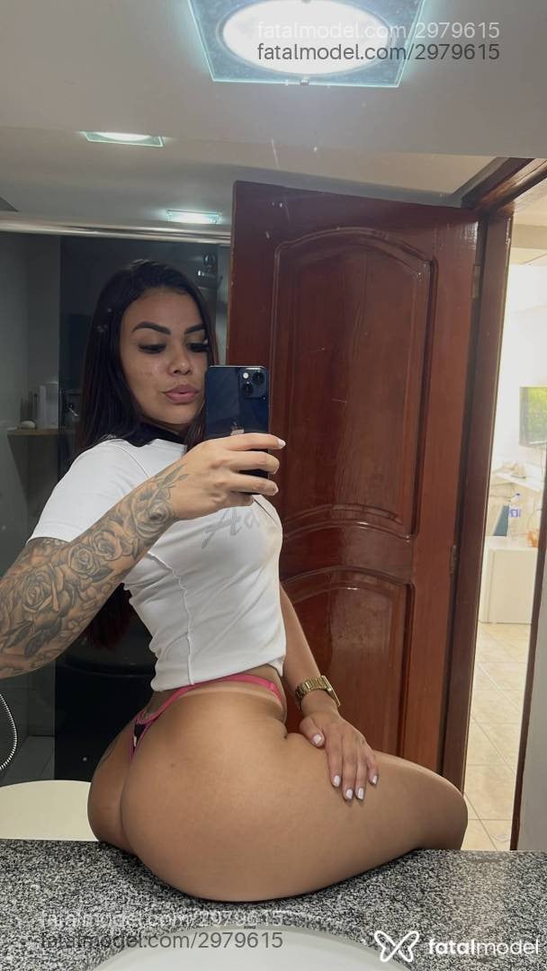 Acompanhante mulher morena (o) de olhos castanhos - Sofia