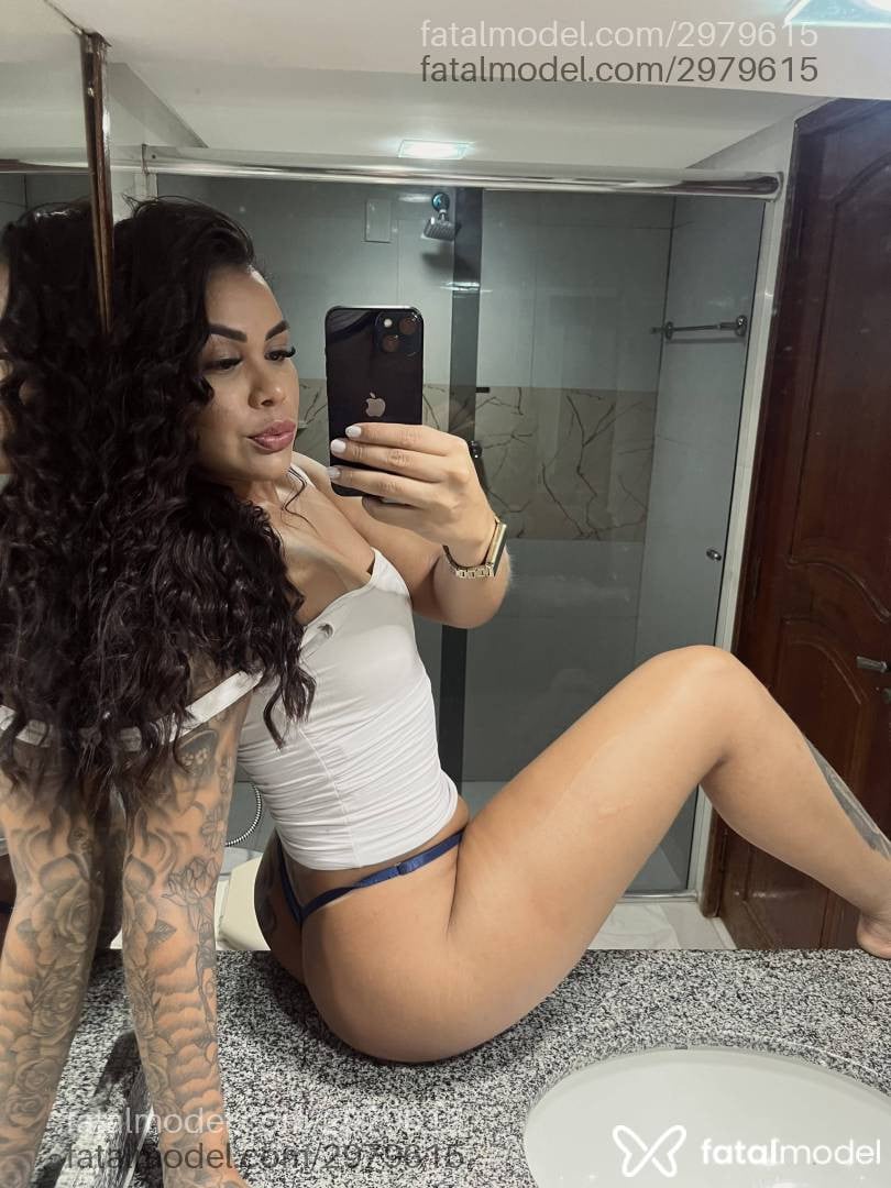 Acompanhante mulher morena (o) de olhos castanhos - Sofia