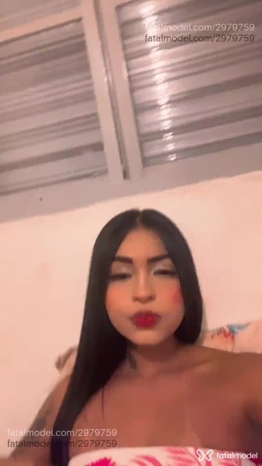 Acompanhante mulher morena (o) de olhos castanhos - Elloa Vitória