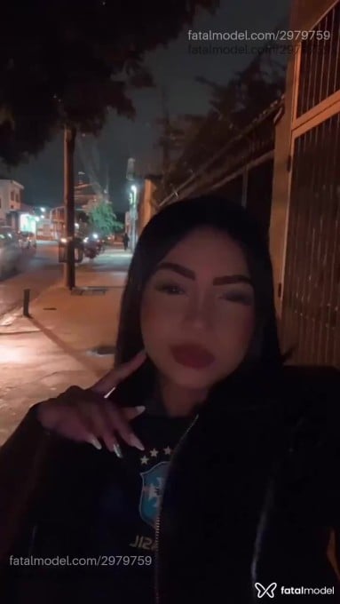 Acompanhante mulher morena (o) de olhos castanhos - Elloa Vitória