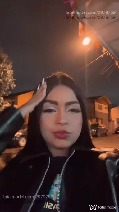 Acompanhante mulher morena (o) de olhos castanhos - Elloa Vitória