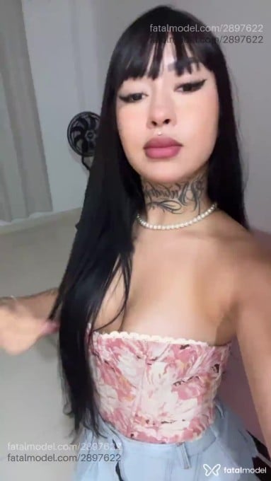 Acompanhante mulher morena (o) de olhos castanhos - Ane Mizuki Acompanhante mulher morena (o) de olhos castanhos - Ane Mizuki