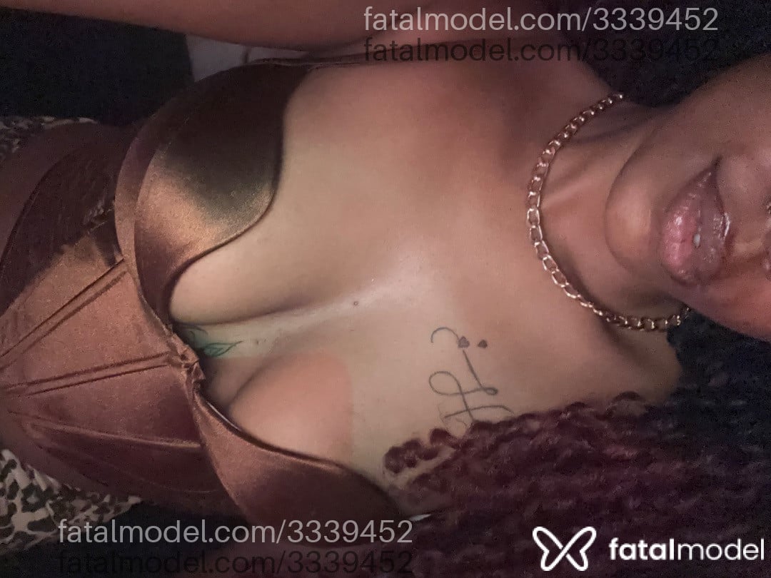 Acompanhante mulher com cabelo castanho de olhos castanhos em São Paulo - Natasha