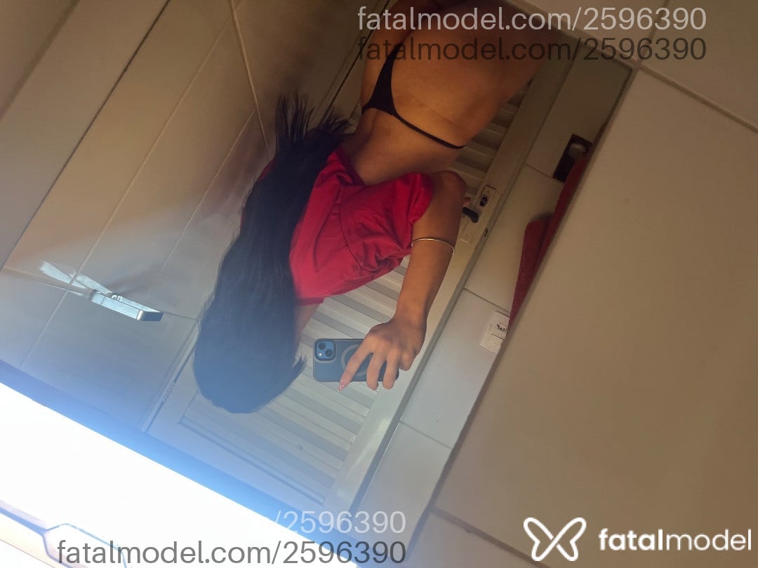 Acompanhante mulher trans com cabelo castanho de olhos castanhos em Rio Verde Acompanhante mulher trans com cabelo castanho de olhos castanhos em Rio Verde - Helena