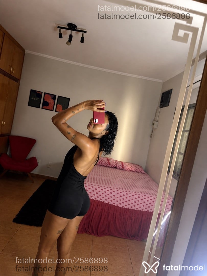 Acompanhante mulher com cabelo castanho de olhos pretos em São José - Mily Azevedo