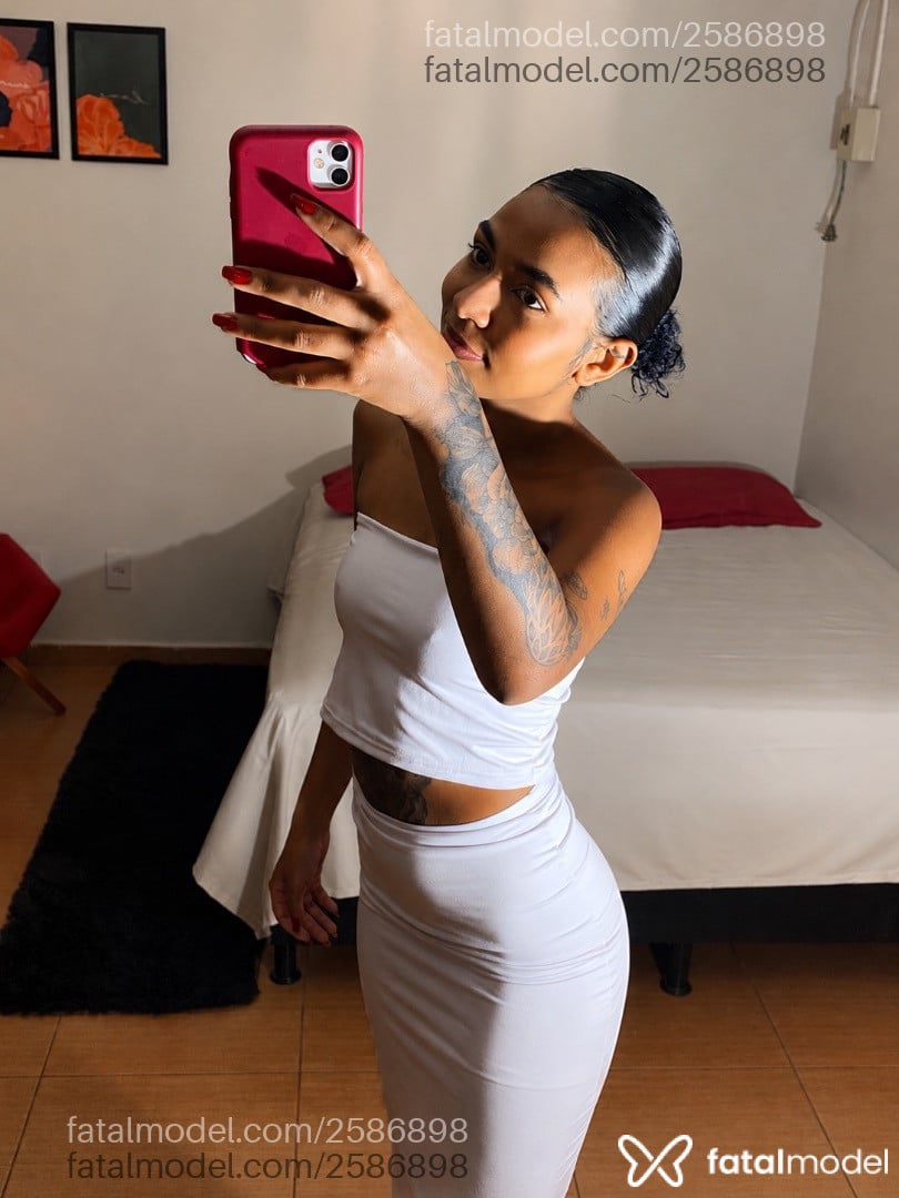 Acompanhante mulher com cabelo castanho de olhos pretos em São José - Mily Azevedo