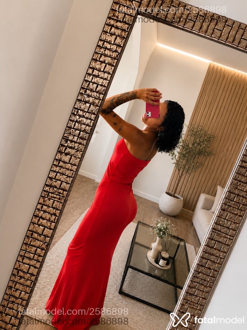 Acompanhante mulher com cabelo castanho de olhos pretos em São José - Mily Azevedo