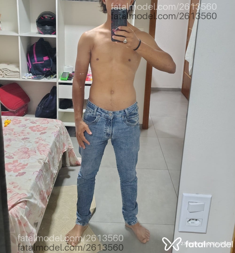 Acompanhante homem com cabelo castanho de olhos castanhos em Cacoal - Gabriel