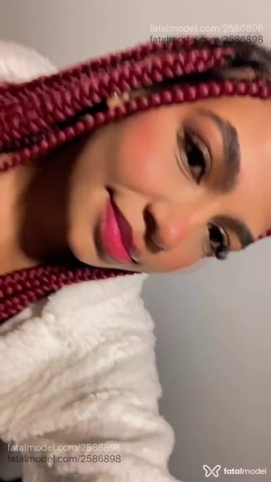 Acompanhante mulher com cabelo castanho de olhos pretos em São José - Mily Azevedo
