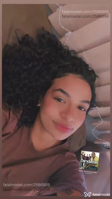 Acompanhante mulher com cabelo castanho de olhos pretos em São José - Mily Azevedo