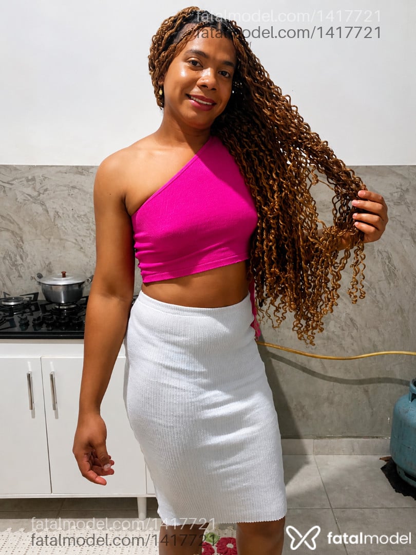 Acompanhante homem trans morena (o) de olhos castanhos em Açailândia - Ayarla