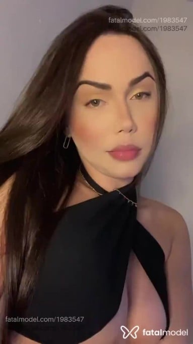 Acompanhante mulher trans com cabelo castanho de olhos verdes em Macapá Acompanhante mulher trans com cabelo castanho de olhos verdes em Macapá - Branquinhaa
