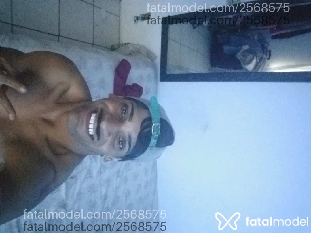 Acompanhante homem com cabelo castanho de olhos pretos em Petrópolis - Cachorrão