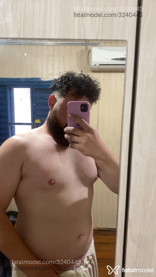 Acompanhante homem morena (o) de olhos castanhos em Chapecó - Tiago Freitas