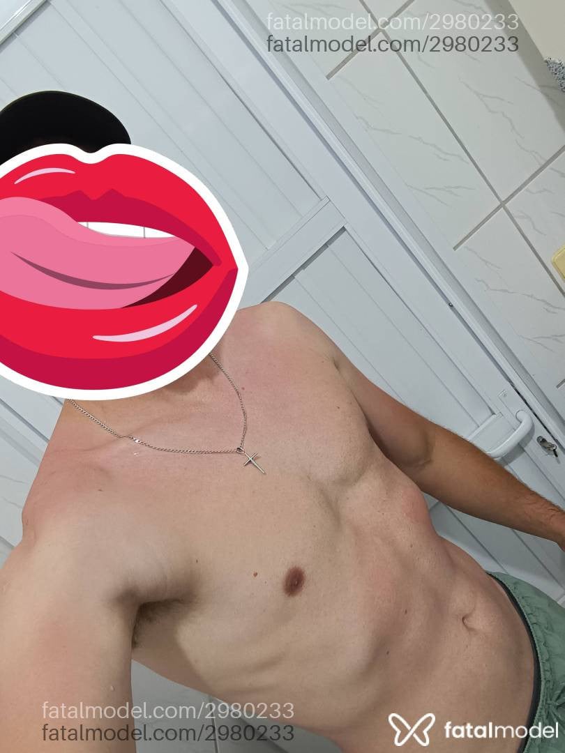 Acompanhante homem loira (o) de olhos castanhos em Pelotas - Robson