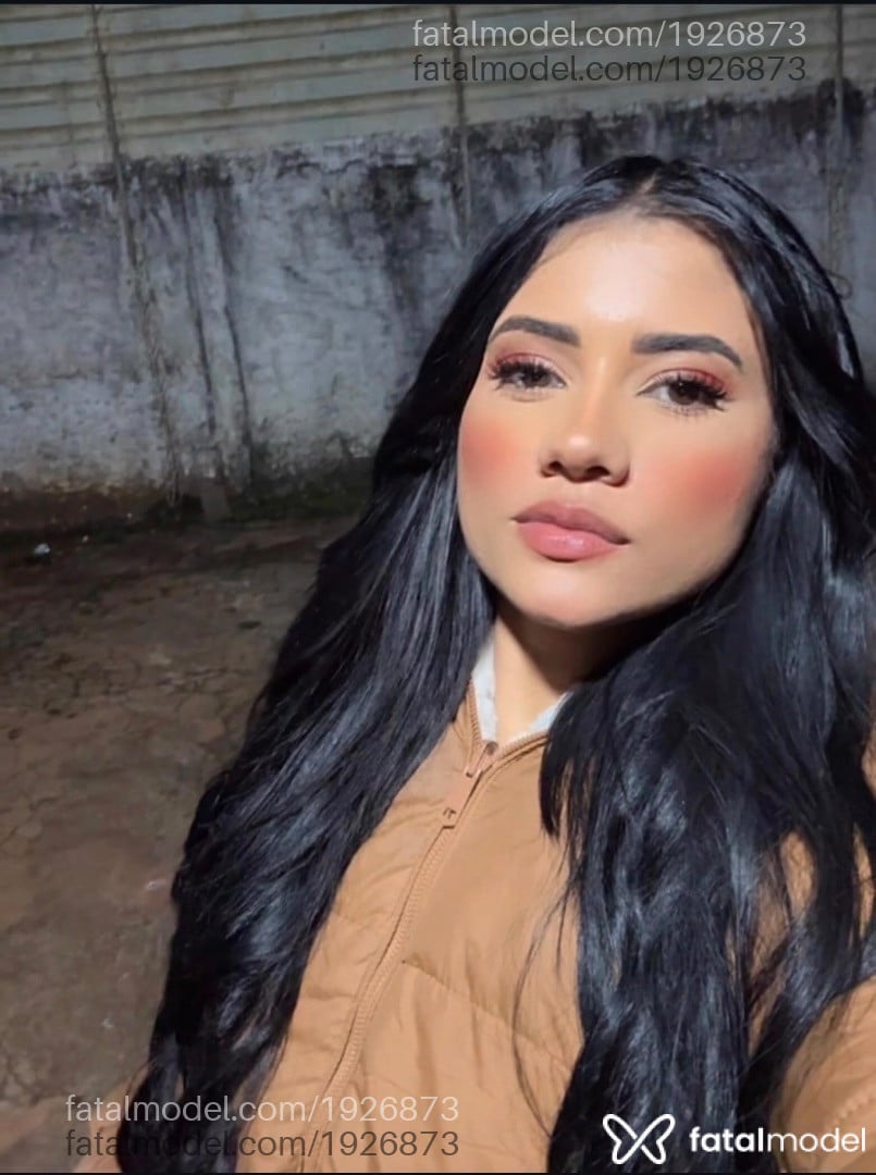Acompanhante mulher com cabelo castanho de olhos castanhos - Scarlett Prado