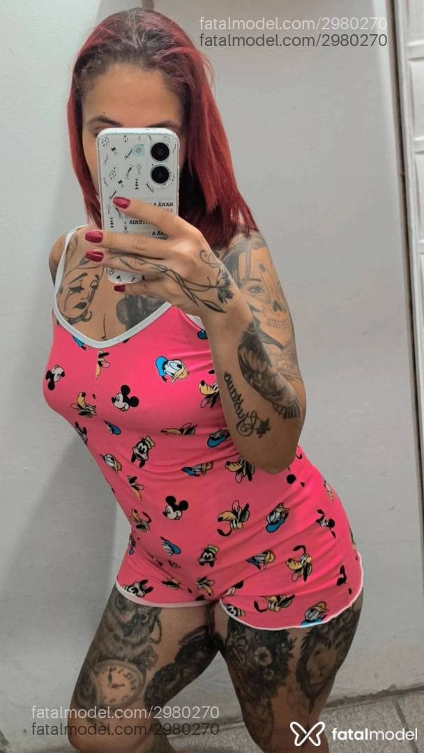 Acompanhante mulher ruiva (o) de olhos castanhos - Olivia