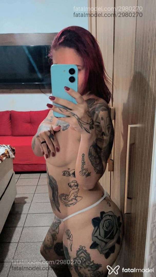Acompanhante mulher ruiva (o) de olhos castanhos - Olivia