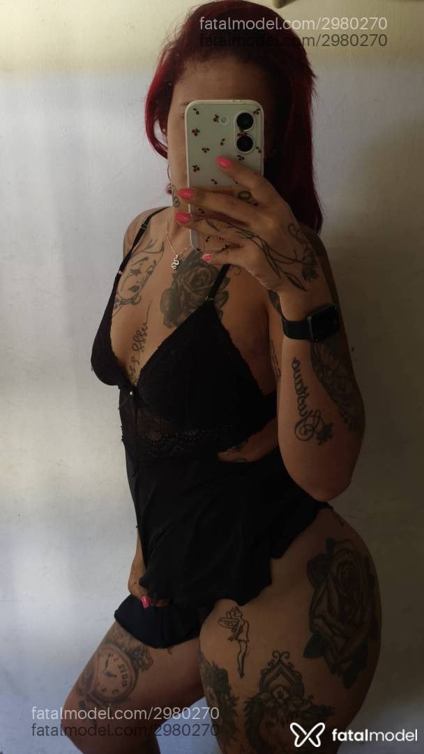 Acompanhante mulher ruiva (o) de olhos castanhos - Olivia