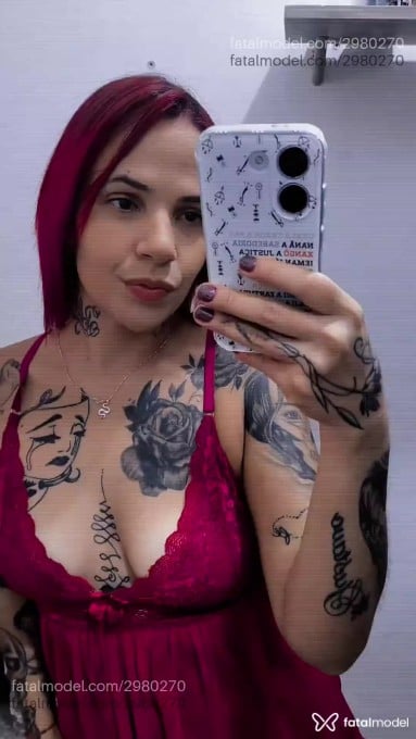 Acompanhante mulher ruiva (o) de olhos castanhos em Caruaru - Olivia