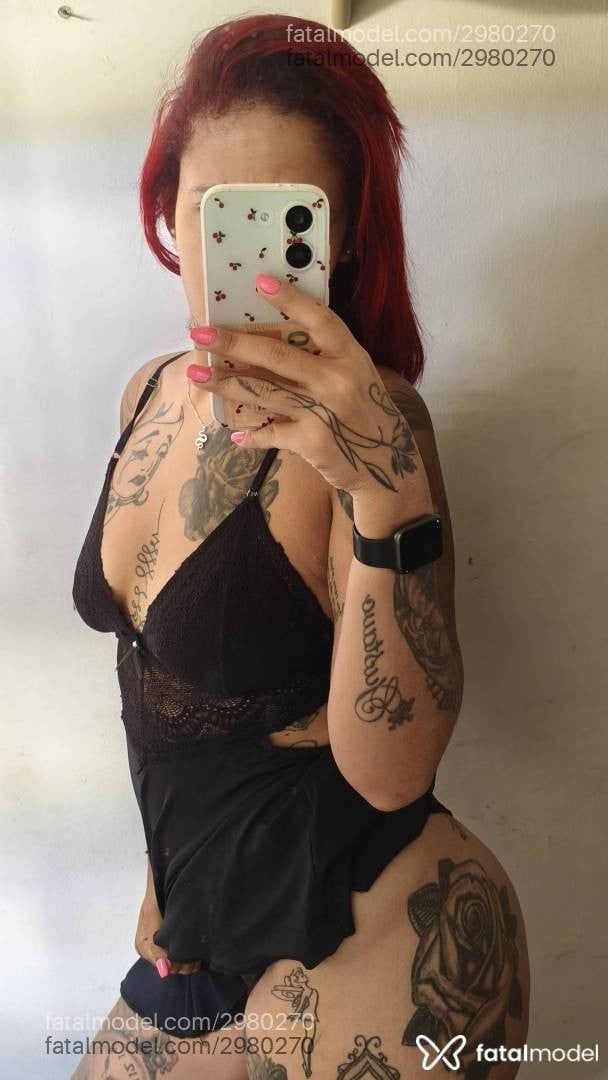 Acompanhante mulher ruiva (o) de olhos castanhos - Olivia