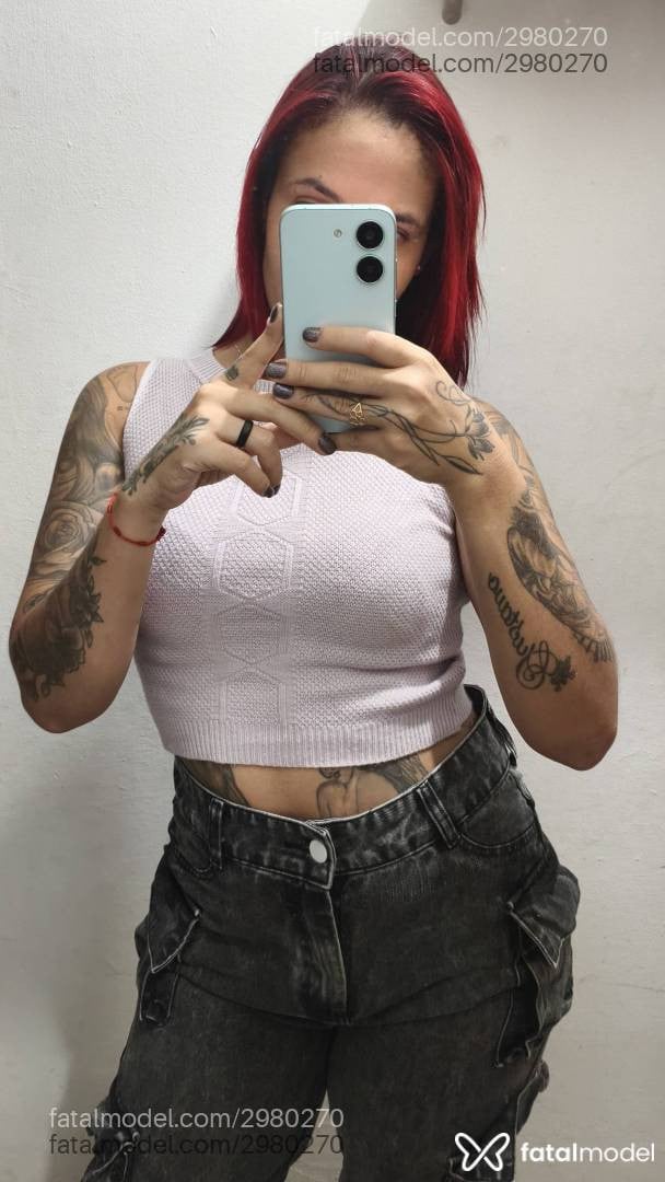 Acompanhante mulher ruiva (o) de olhos castanhos - Olivia