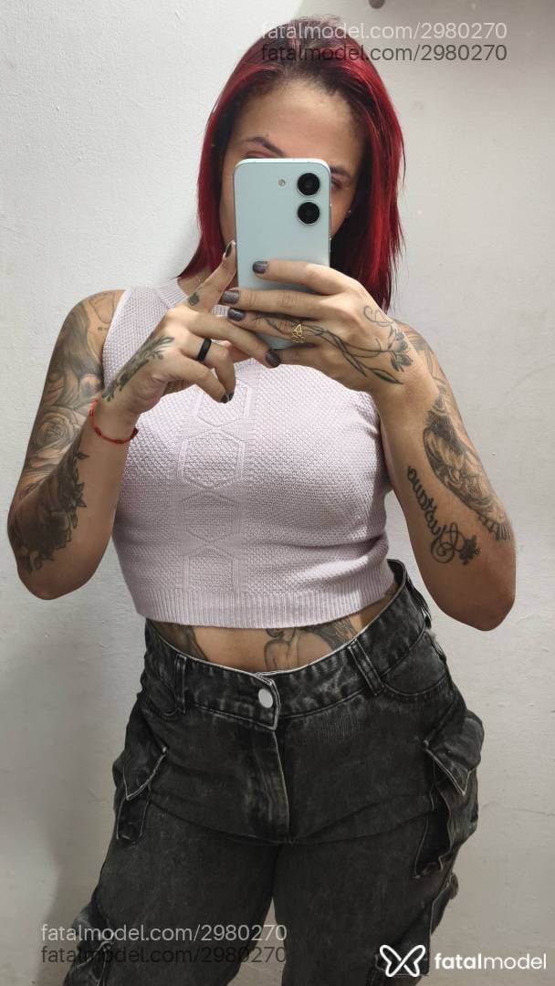 Acompanhante mulher ruiva (o) de olhos castanhos - Olivia