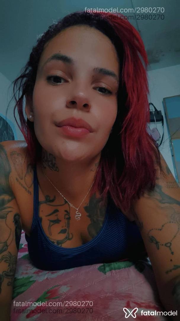 Acompanhante mulher ruiva (o) de olhos castanhos - Olivia