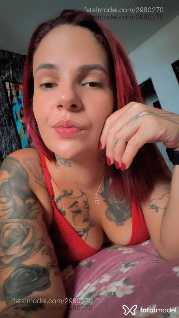 Acompanhante mulher ruiva (o) de olhos castanhos - Olivia