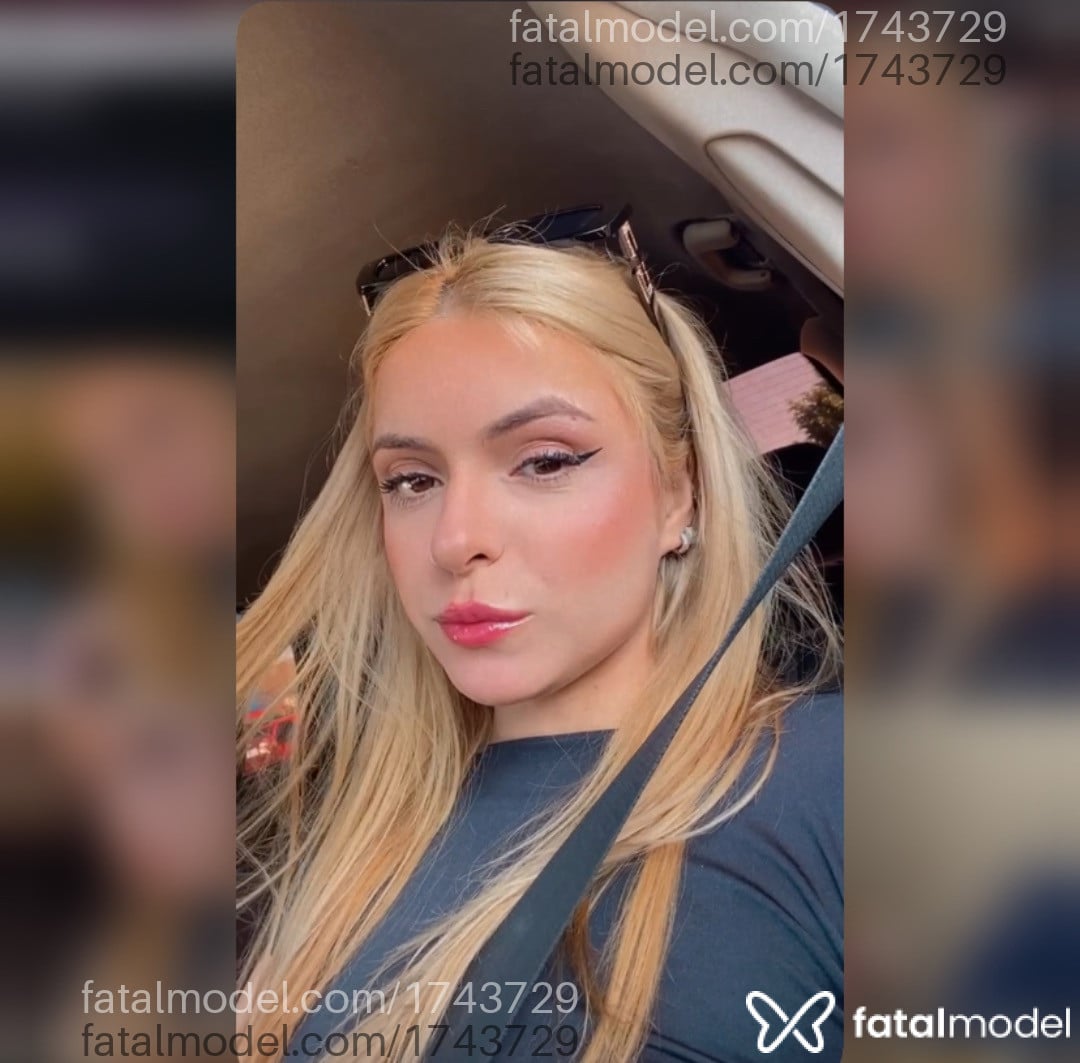 Acompanhante mulher loira (o) de olhos mel - Bialoira Acompanhante mulher loira (o) de olhos mel - Bialoira